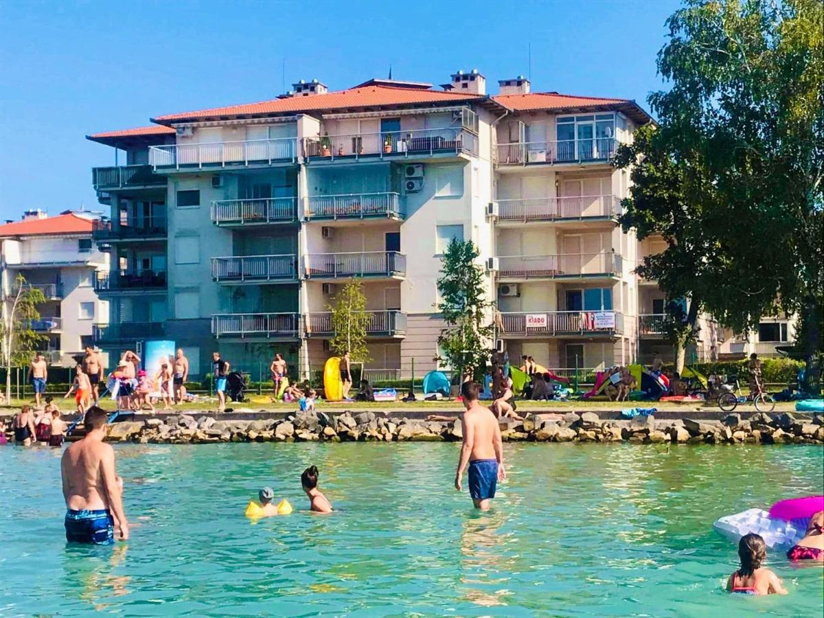 Balaton Beachside Apartman Siofok N1 Екстериор снимка