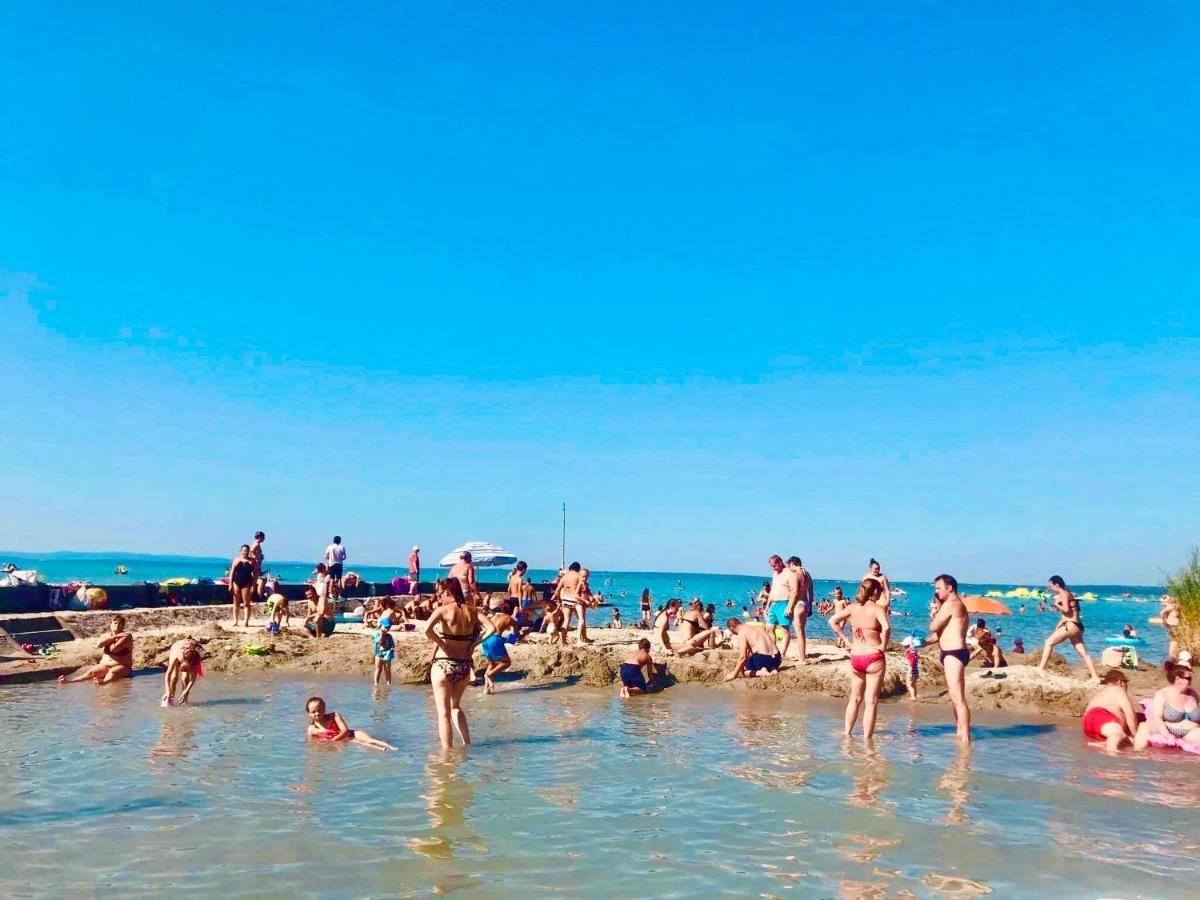 Balaton Beachside Apartman Siofok N1 Екстериор снимка